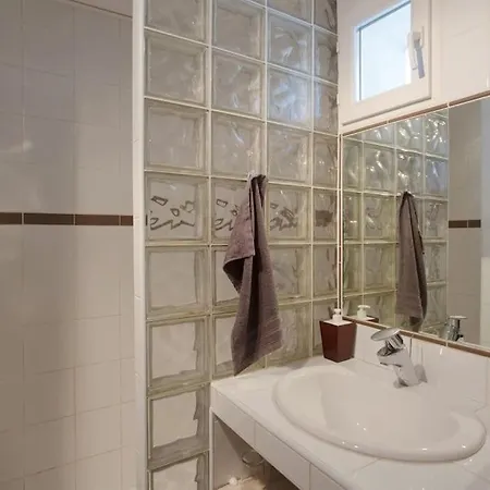 3 Etoiles, Parking Gratuit, Terrasse Privee アパート *